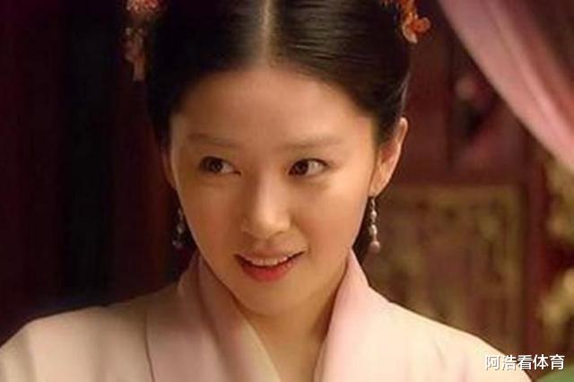 闫妮|蒋欣的腿，闫妮的臀，小S的嘴，这10位颜值被严重低估的女明星