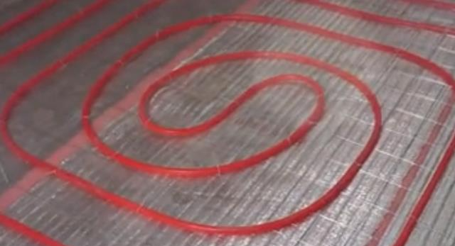 ?上海女子135万买房，装修入住后门锁被原房主更换：再加30万