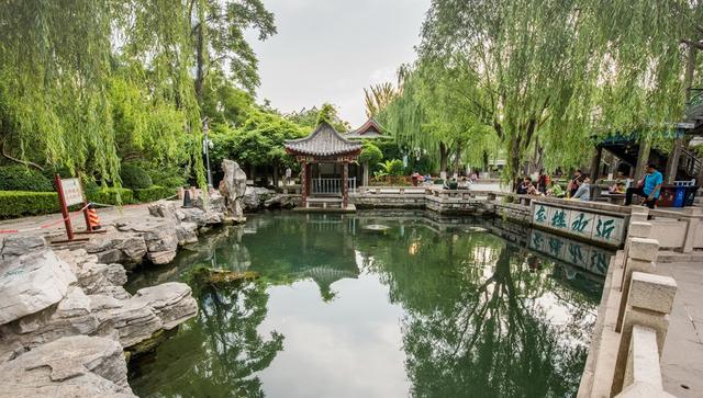 河南|济南市区有座精美园林，高颜值还免费开放，就在趵突泉对面