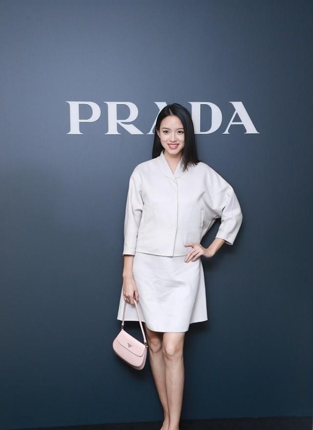 张梓琳|张梓琳的气质真不赖,穿一身白也不单调,光是身高就能slay全场