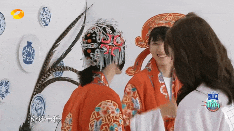 霍思燕 活在“美颜”里的你,底妆是否真的干净?其实关掉美颜后,妆容“尴尬”到影响颜值