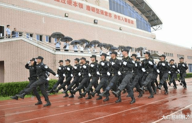 有色眼镜|军校招生困难，国防科技大学，军校“清华”也不得不下调分数线