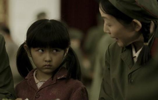 张子枫|张子枫新剧《回来的孩子》演技受争议，眼神空洞被说“木头”