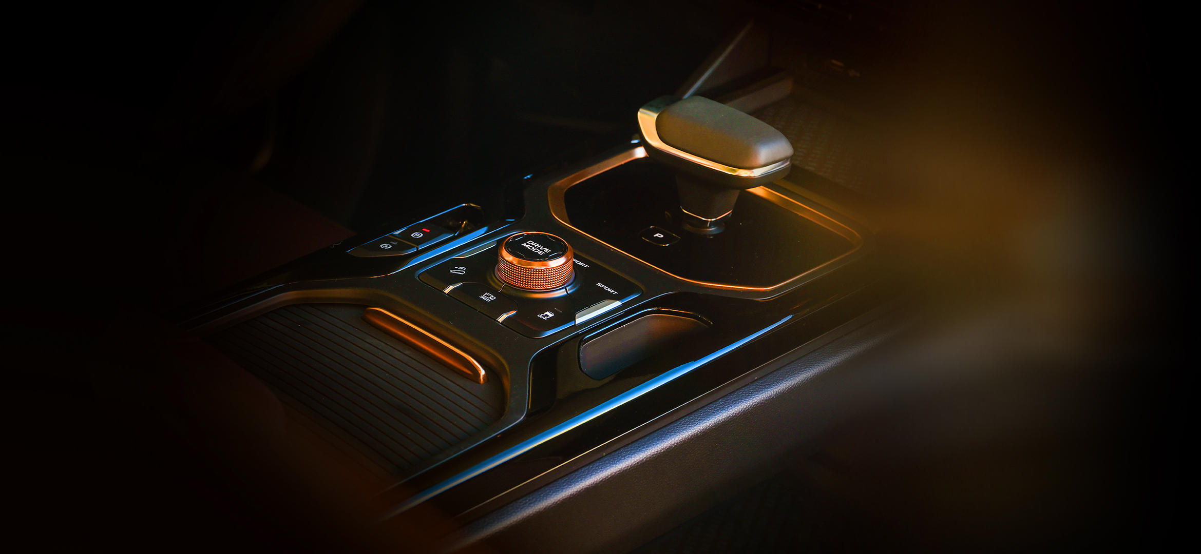 吉利汽车|跟着天元邓刚，一起盘盘吉利新豪越这个“钓鱼佬快乐车”吧