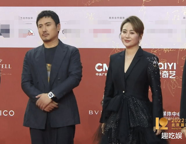 王丽坤|北影节精彩看点：张天爱露深V，李宇春穿收臀裙，王丽坤秀美腿