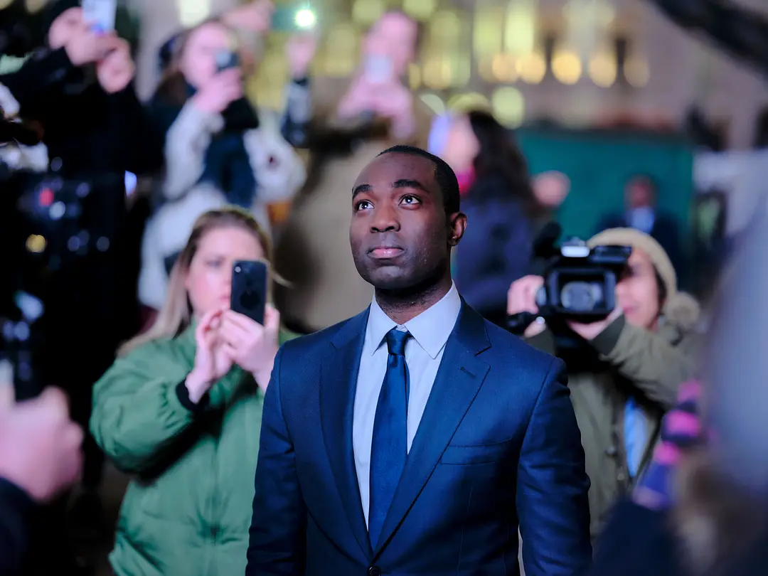 英剧|反转接连不断,年度爆款英剧再出续集,虽是悬疑题材却让人恐怖