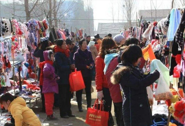 23岁小伙花20万娶妻, 订婚后妻子怀孕, 孩子出生后却和自己长得不像