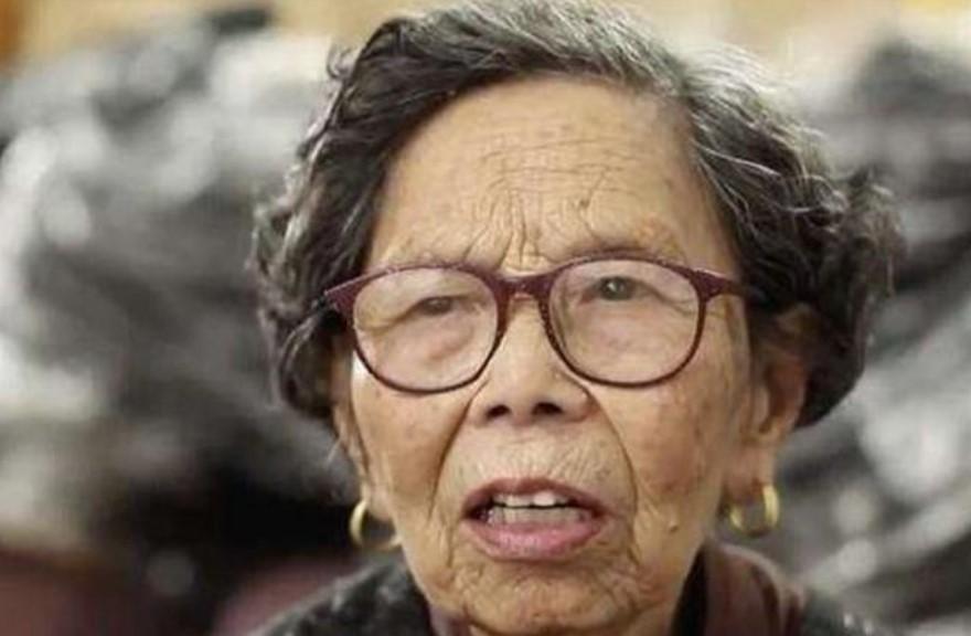 “真还奶奶”陈金英:80岁欠债2077万,拒不申请破产10年全部还清