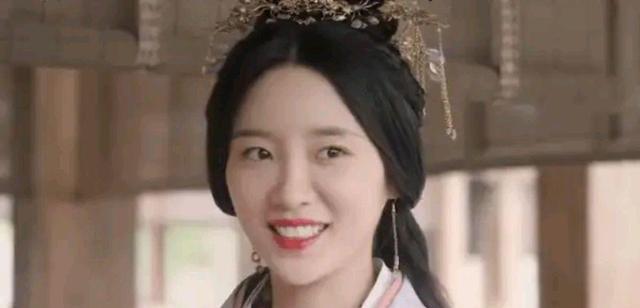 星汉灿烂|借了赵露思的“东风”,“林有有”成了赢家,张月的傻大姐成经典