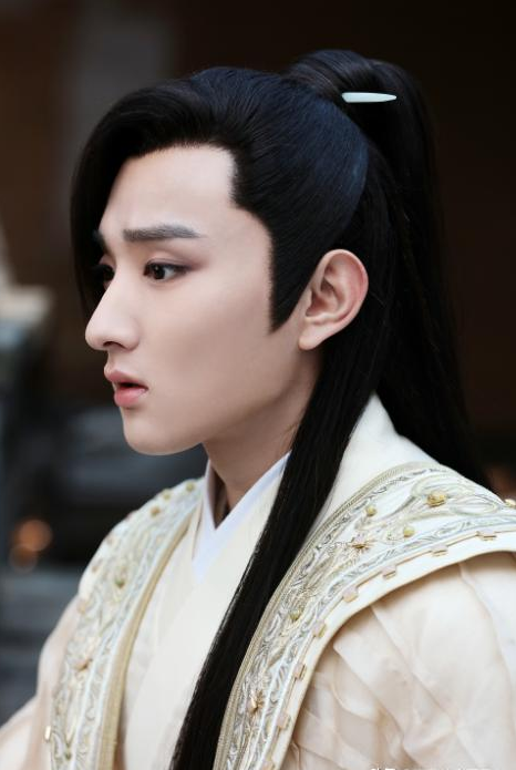 华晨宇|长相普通、气质猥琐却有“男神”包袱，这6位男星，有点自信