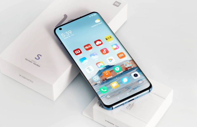 小米科技|米10是真防摔,我脱手飞出去三米远撞在桌子角上,膜凹进去了