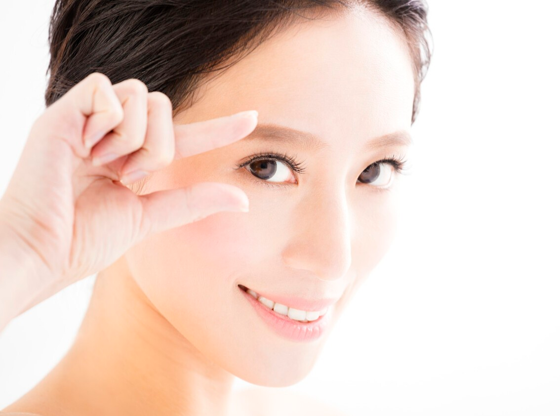 眼霜 长了脂肪粒,别用手抠!试试这5个小方法,让眼部肌肤恢复光滑