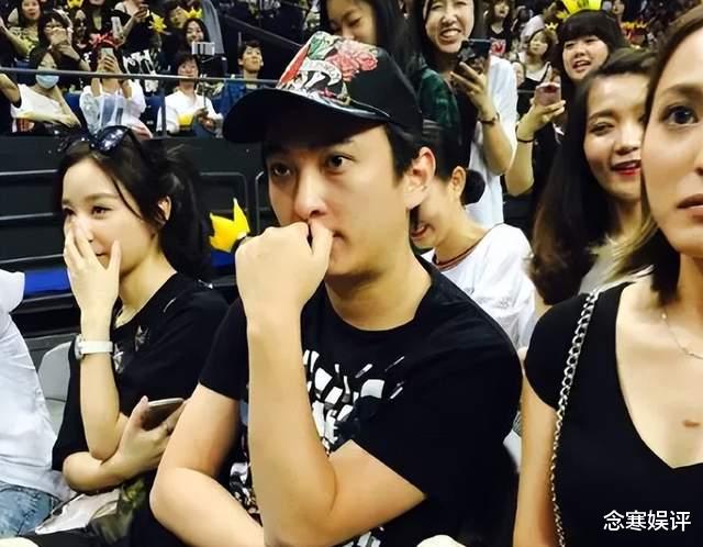 王思聪|王思聪定位杭州没出国，晒出家中爱犬和公仔，似乎在迎接孩子出生