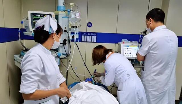 案例:妻子穿瑜伽裤夜跑,丈夫发现裤子出现端倪,将其鼻子割下