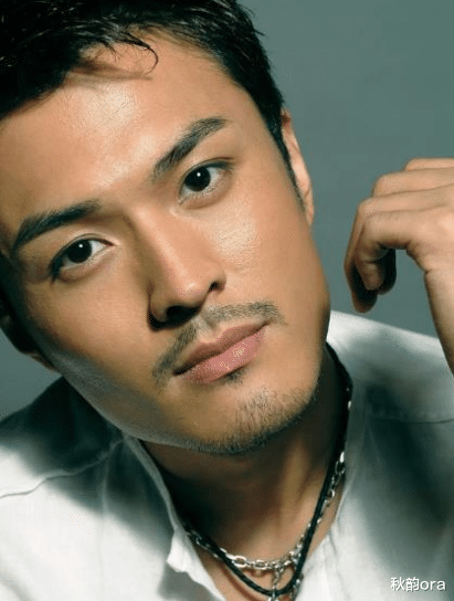 沙海怪兽|演员于小伟:与高圆圆恋爱,出道20年不火,娶平凡妻子也幸福