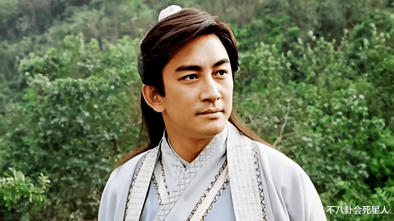 吴彤|娱乐圈明星,正在靠“贩卖情怀”赚得盆满钵满