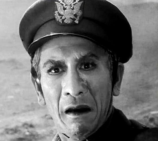 电影|记得《奇袭》中的敌上校吗？长相酷似外国人，演艺历程却鲜为人知