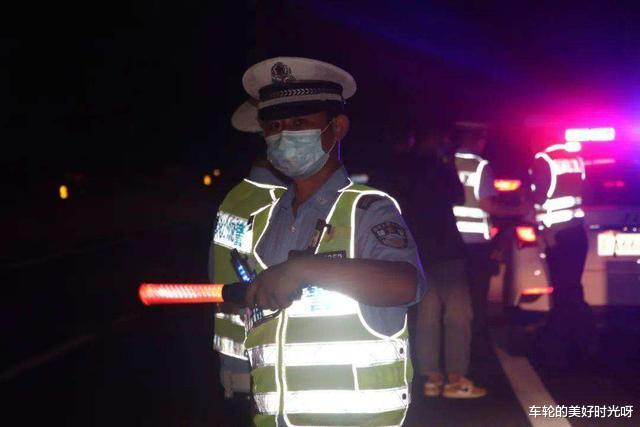 交警为什么越来越少查驾驶证了,有别的方式查吗
