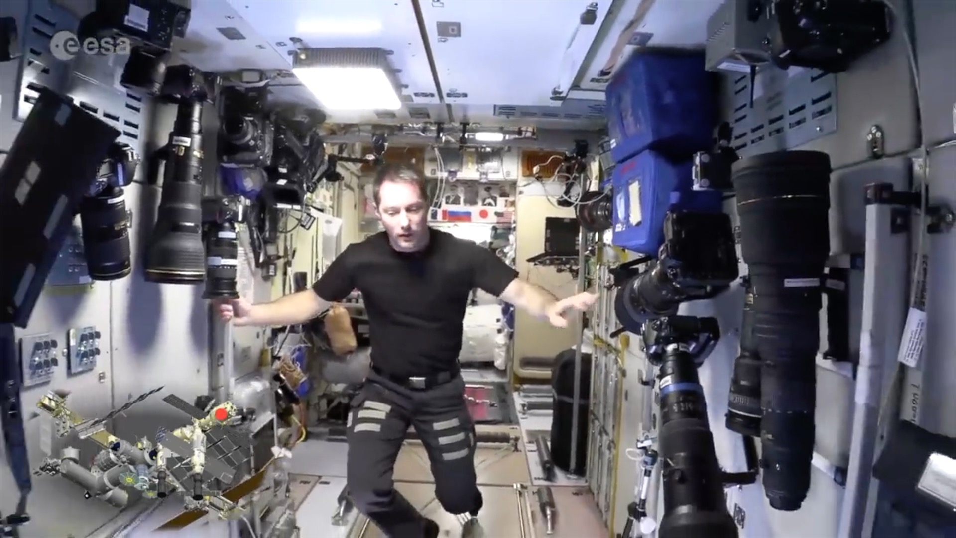 |中国空间站有单反相机了,手机也能拍星辰大海,带它上去有啥用?