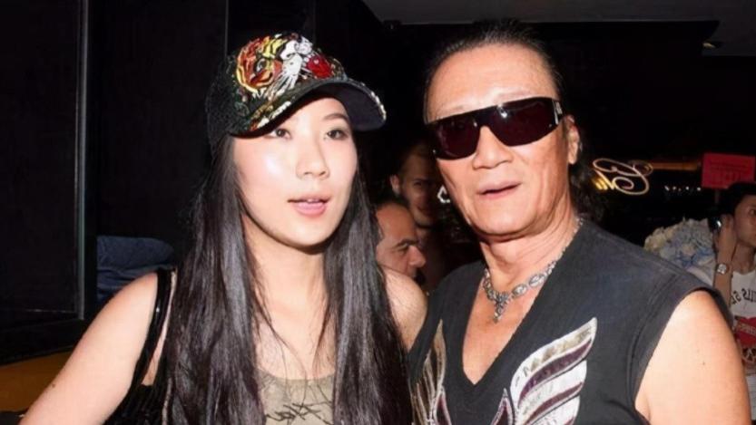 谢婷婷|谢婷婷：情史胜过谢贤，37岁未婚生女，曾一年换七个男友无缝连接