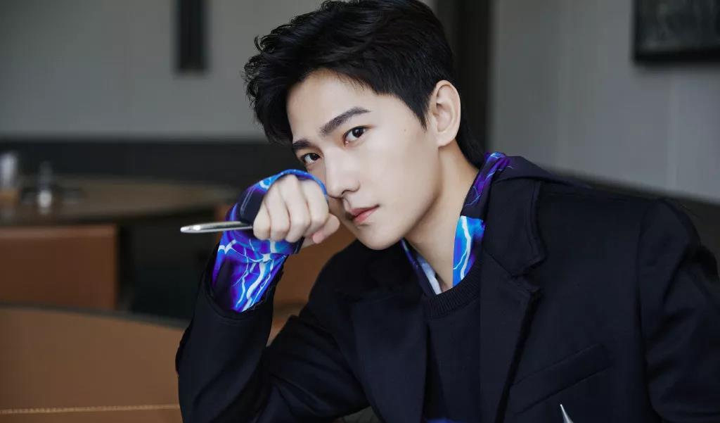 杨洋|杨洋当导演？王源资源降级？刘宇宁露思在一起过？张若昀资源咖？