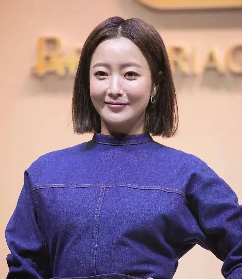 李英爱|中韩女神大PK李英爱金喜善王菲陈慧琳，打针的那位脸和气质都双输