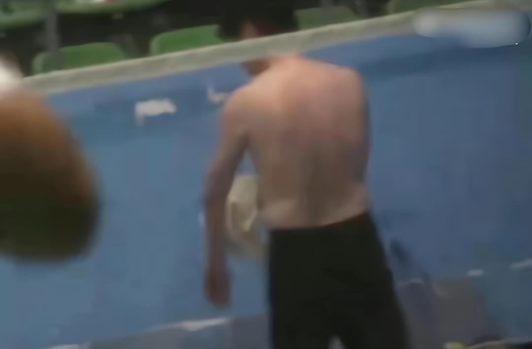 赵丽颖|赵丽颖冯绍峰新剧现状:一个往实力派发展,一个顶着肿脸演古偶