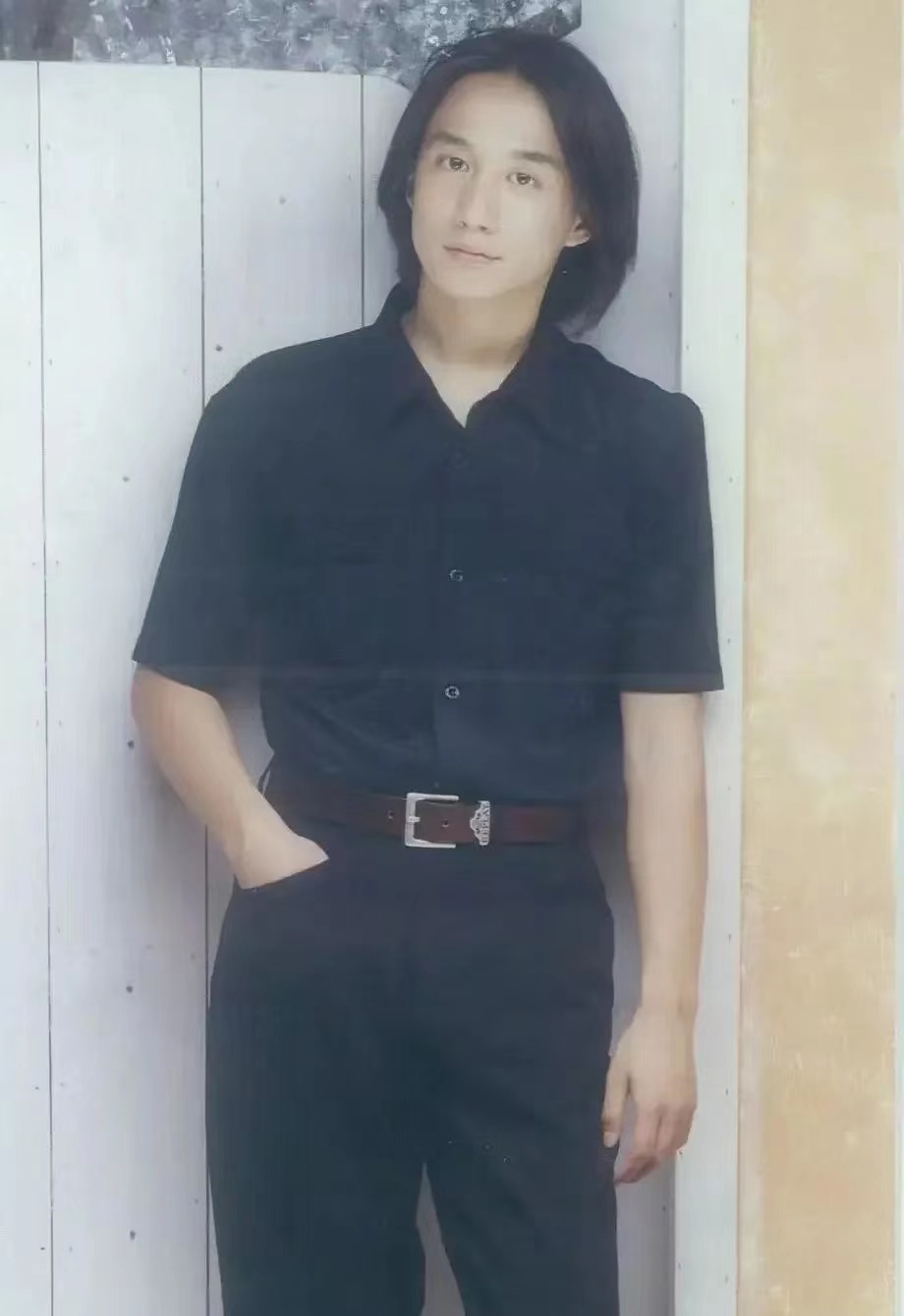 沈腾|年轻时帅到惊为天人，然而花期短暂中年发福，颜值坍塌的8位明星