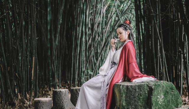 “娶妻不娶活人妻,种地莫种河滩地”,“活人妻”是什么意思?