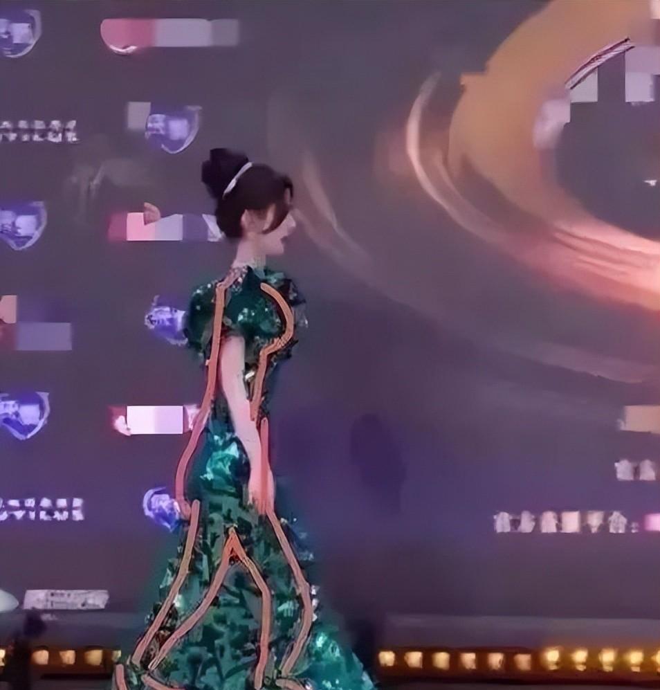 金晨|八位“配不上”身材的女星:个个美若天仙,身材却一言难尽