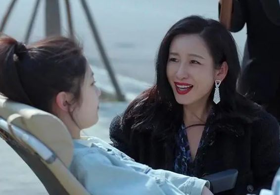 秦海璐|秦海璐素颜白到“没毛孔”？低调分享用了多年的“面霜”，白鹿：我也用2年了