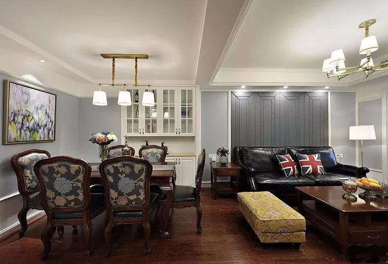 客厅连着餐厅,如何分割空间才合理?