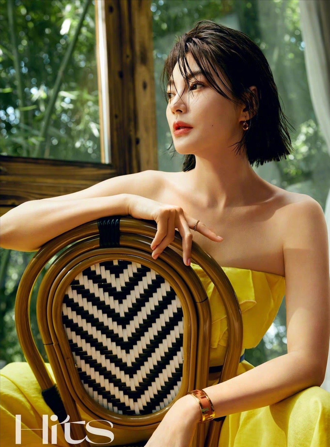 张雨绮|张雨绮有新恋情了？还是年下恋呢，被拍到和弟弟穿情侣装去酒吧