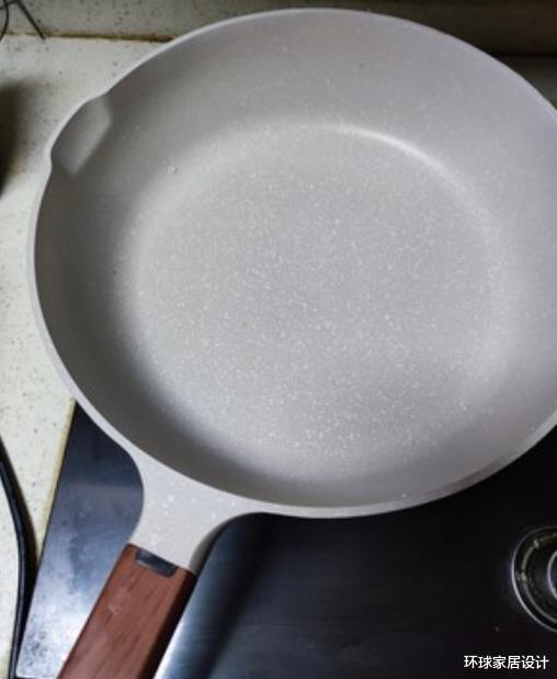 厨房中这4种“锅”没必要买,都是不值得的投入,很实在的建议!