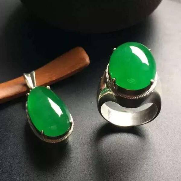 翡翠|惊醒连载1——翡翠蛋面的讲究.