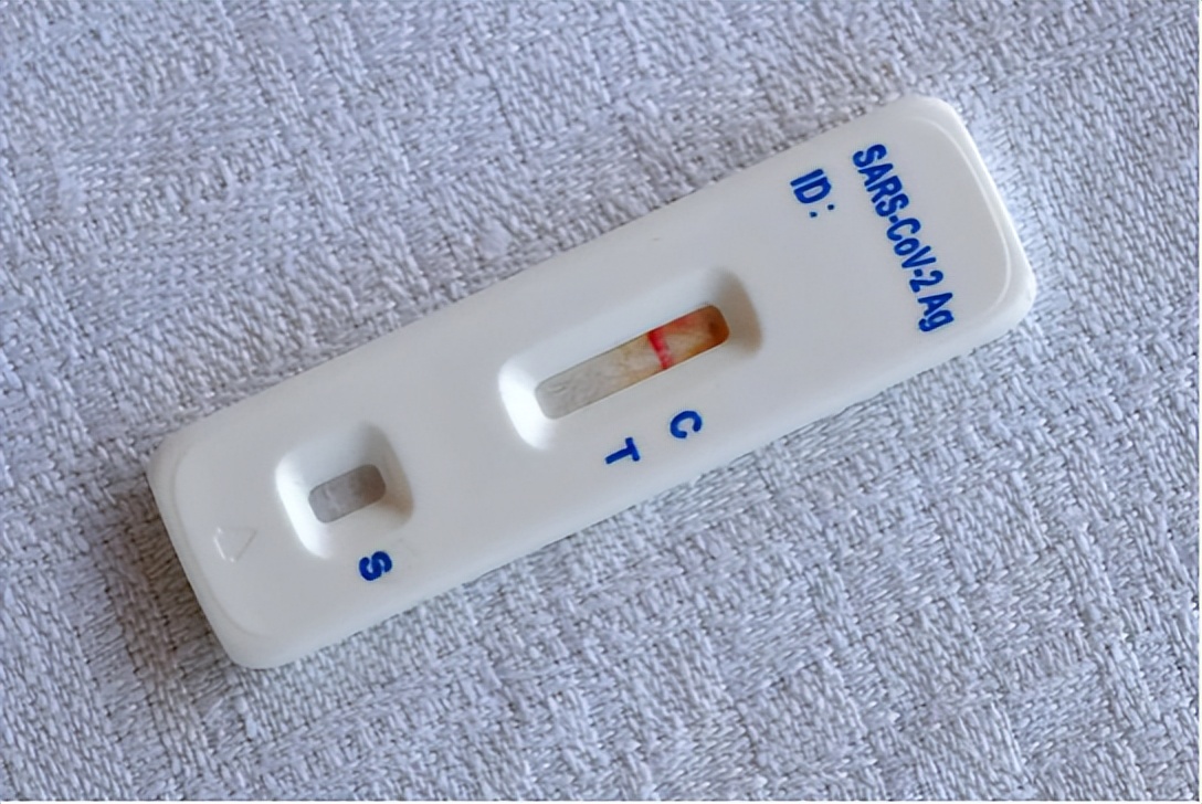一家5口没阳过!女子带3娃20天不出门,囤货2个月准备进军决赛圈