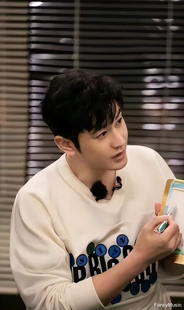 黄晓明 40+男星颜值回春愈长愈帅，从黄晓明到靳东，演技提升去油成功