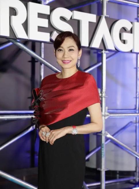 邝美云|拒做赌王五太，甩郑裕彤儿子闯出亿万身家，邝美云身后大佬有多牛