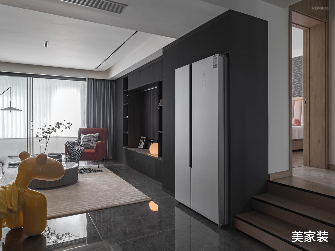 半深色半复古调的家,每一处都很完美,舒适又自然