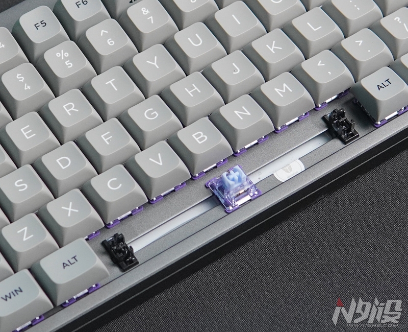 雷神|雷神VIC84三模机械键盘拆解评测