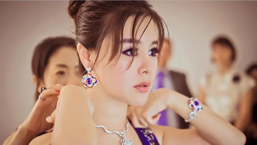 医美|?靠收割富婆，骗走50亿！“捞金女王”这次真栽了？