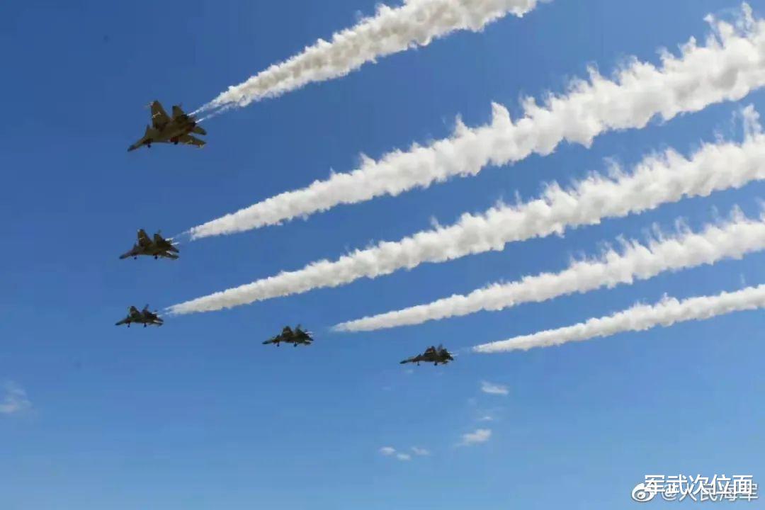 中国3艘航母在手！空军和海军的差距拉大，海航这是要分家了？