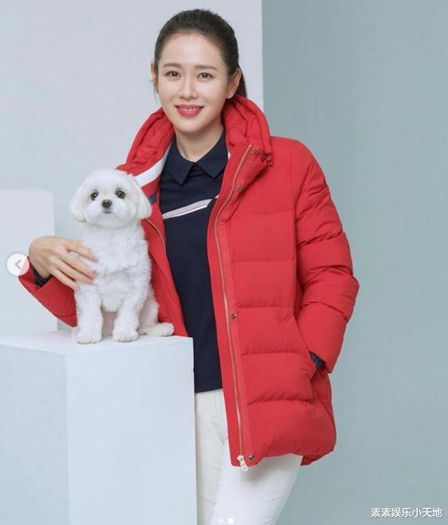 玄彬|玄彬现身米兰机场:聊到孙艺珍时一脸甜笑,在机场和粉丝热情互动