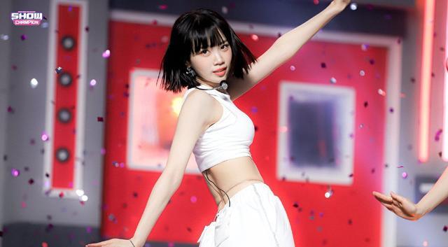 迪丽热巴|HYBE新女团打歌注水，赢了百万销量的林英雄，粉丝都觉得不好意思