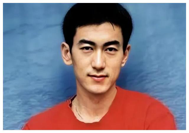 分居|主播鲁健：32岁娶小6岁的郑天亮，婚后分居15年，分居背后有辛酸