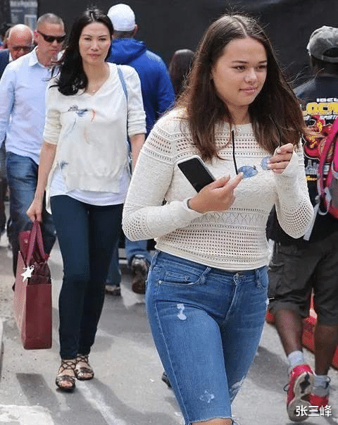 邓文迪|邓文迪女儿公开恋情，男方父亲曾是白宫发言人，两家实力旗鼓相当