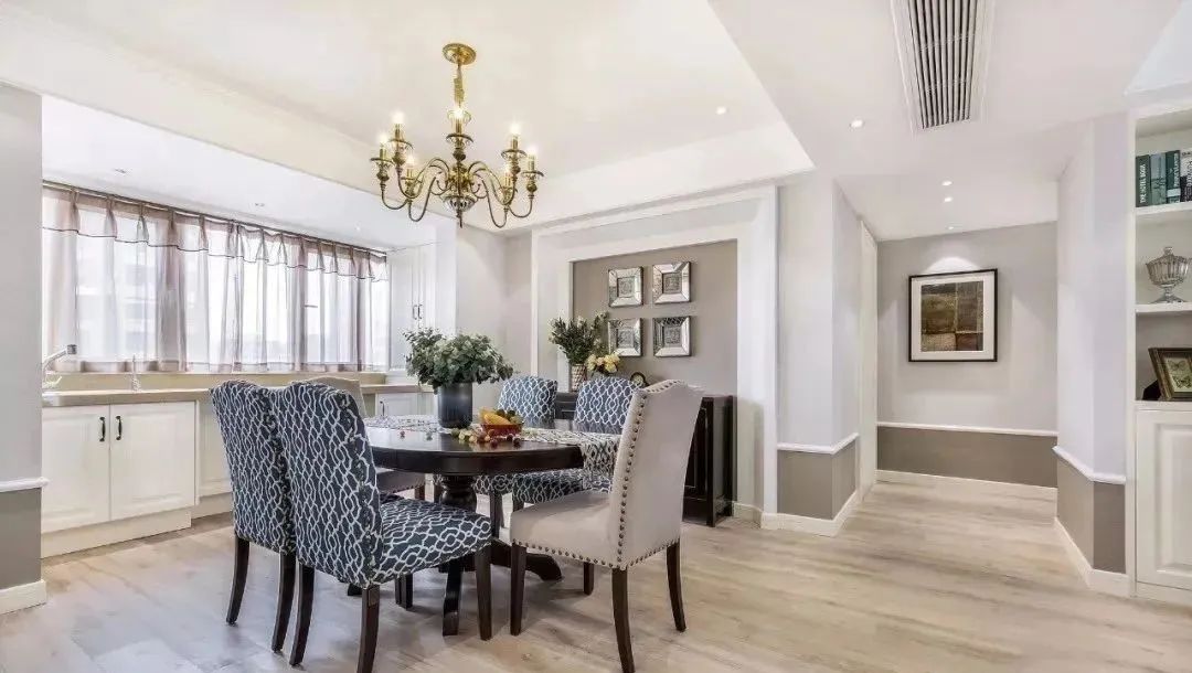 143平新房,进门就被玄关迷住了,色调搭配的很舒心,忍不住晒晒