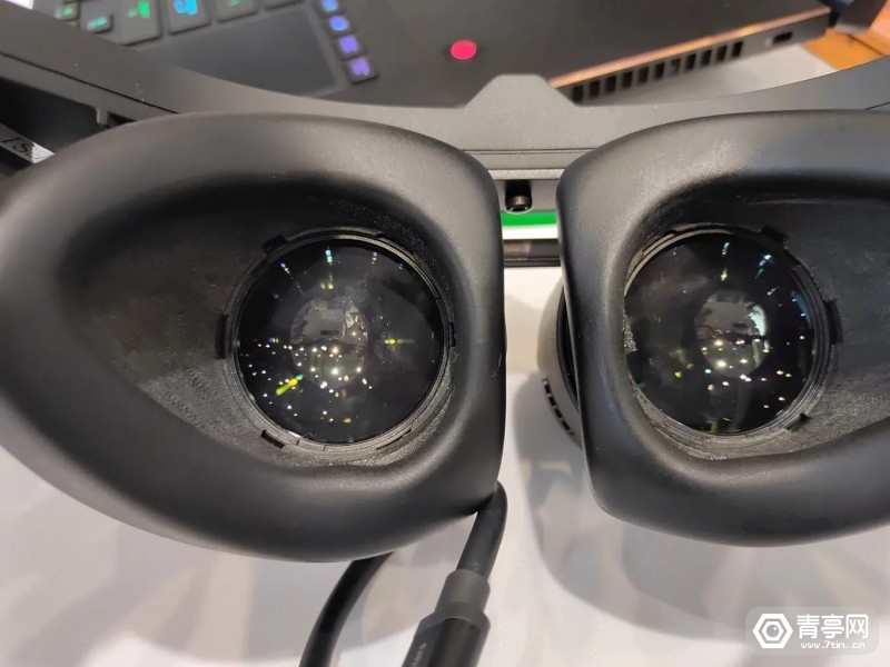 中国移动|MeganeX VR原型体验：中心视觉清晰，畸变和IPD等细节待优化
