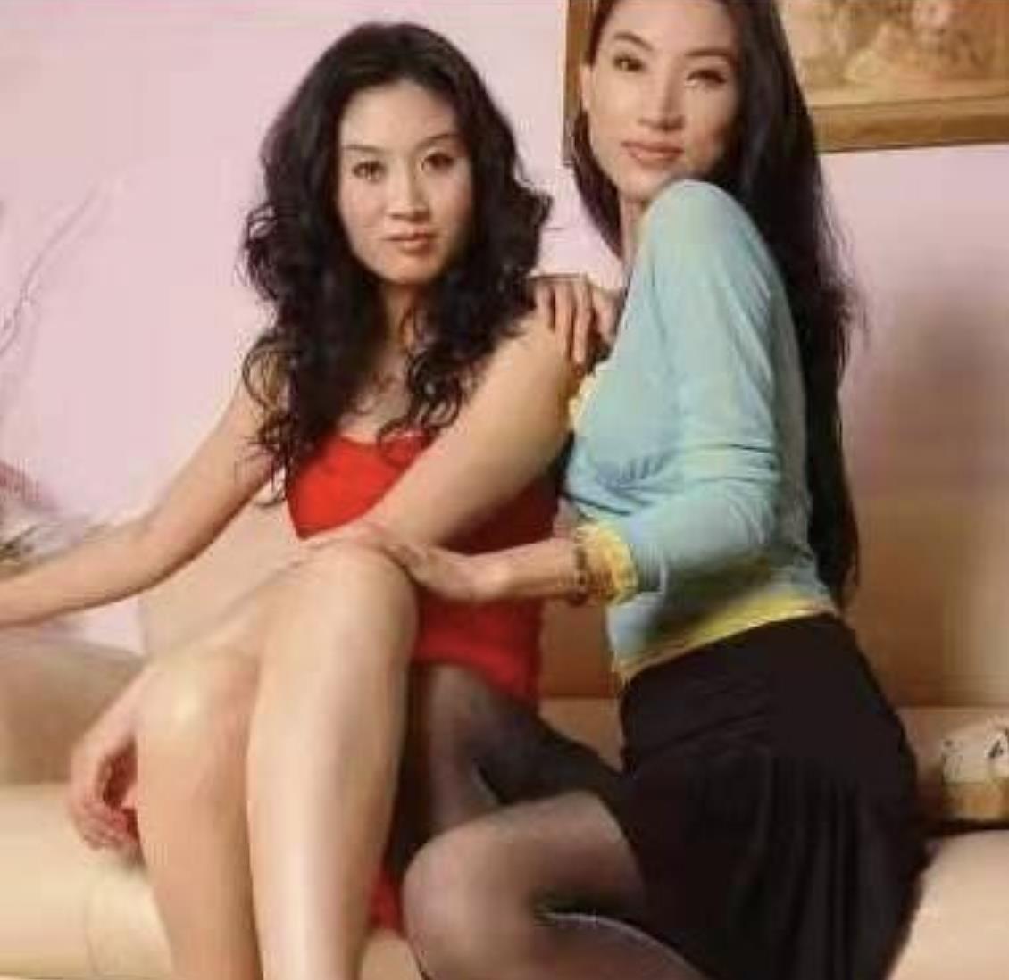 貌美“姐妹花”靠权色交易发财,风光无限,靠山落马后结局如何?