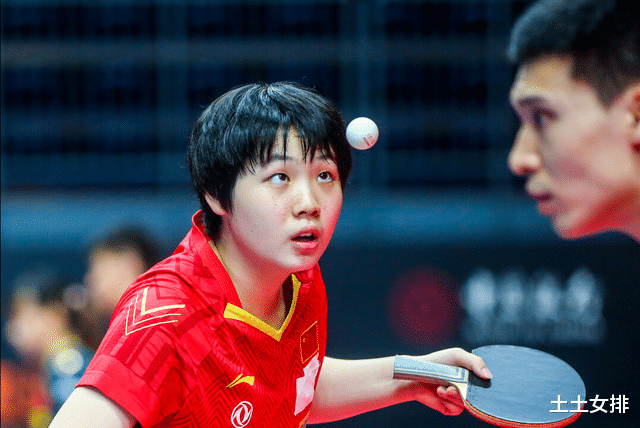 蒯曼|厉害！国乒17岁小将世界排名暴涨156位，大满贯首战砍瓜切菜3-0